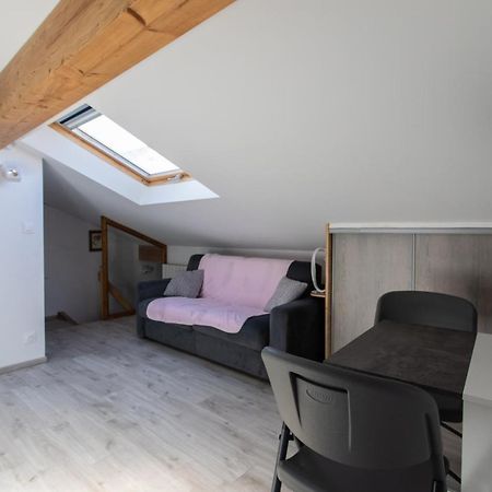 Le Coq Charmant Petit Studio En Centre Ville D'Embrun Exteriér fotografie